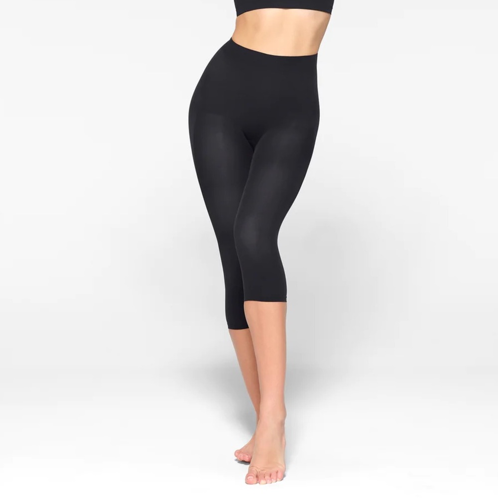 SKIMS Everyday Sculpt Mid Waist Capri in Onyx | Size S/M | NWOT